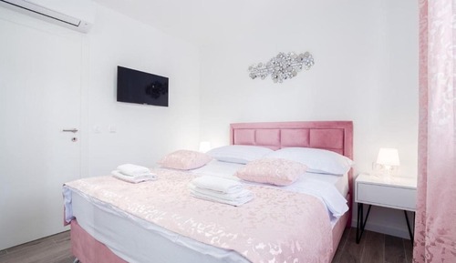 Apartment, 2 Bedrooms, Balcony, City View