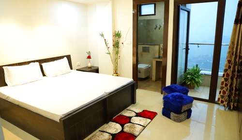 Apartment, 3 Bedrooms, Accessible, Smoking
