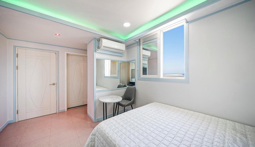 Room (Standard Ocean (Ocean View))