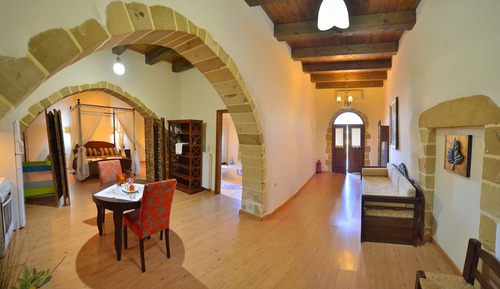 Basic Studio, 1 Queen Bed, Mountain View (Kiklamino)