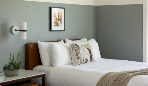 Gnarnia | Two Queen + Sofa Bed