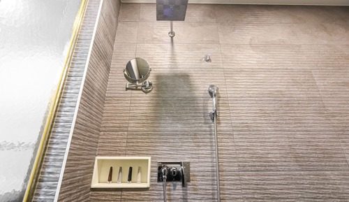 Room (Deluxe Double (Spa + Foot Massager + )