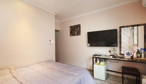 Room (Standard A (No Parking For 2 Netflix))