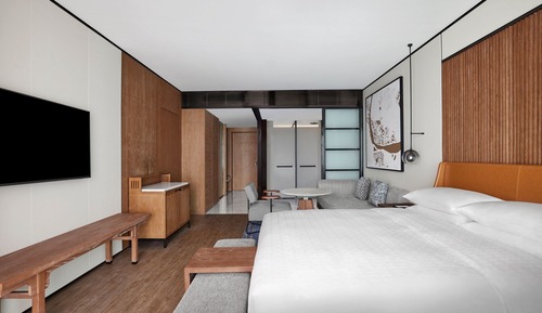 Superior Room, 1 King Bed, Non Smoking, Balcony