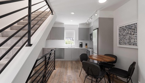 Deluxe Townhome, 2 Bedrooms, Non Smoking