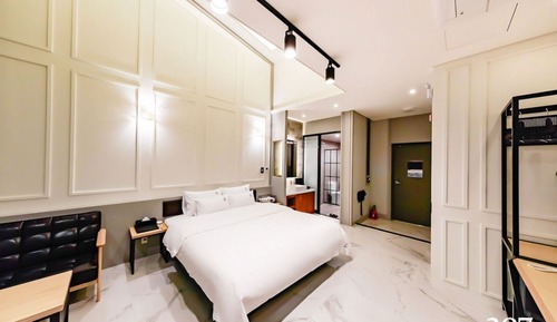 Room (Deluxe-bathtub (System air conditione)