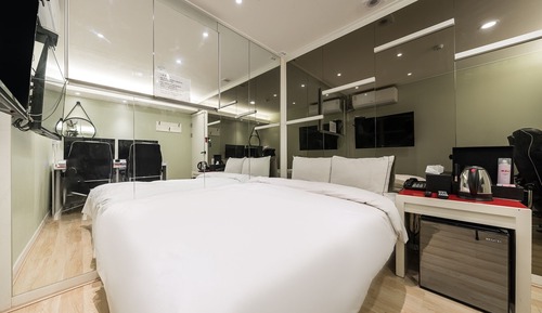 Room (Couple PC no hard installation (Netfl)