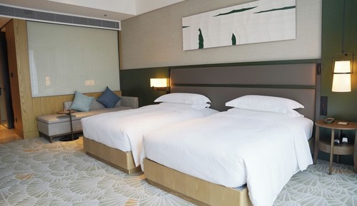 Deluxe Room, 2 Twin Beds, River View