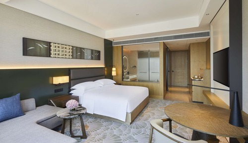 Deluxe Room, 1 King Bed, River View