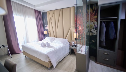 Deluxe Double Room Single Use