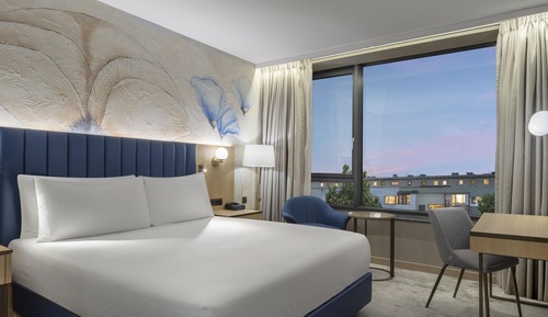 King Guest Room with View