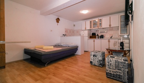 Apartment (Fri Apartment)