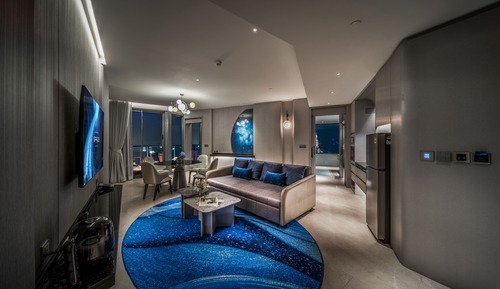 Space Suite with Onsen Access