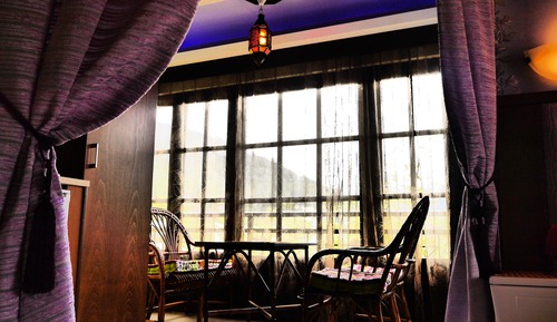 Family Studio, Garden View