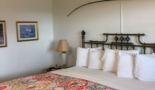 Standard Single Room, 1 King Bed, Non Smoking, Sea View (21 Pet Friendly)