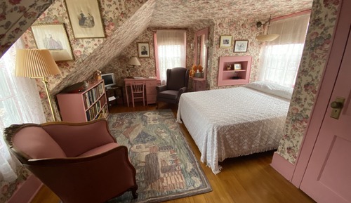 Standard House, 6 Bedrooms, Non Smoking (Historic Garst Farmhouse)