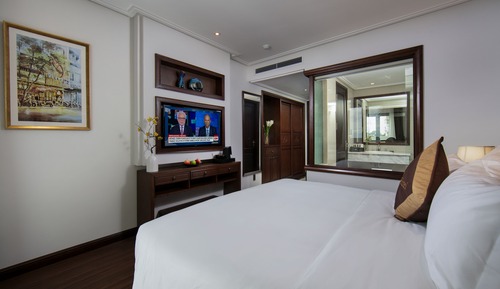 Premier Deluxe Double or Twin with City View