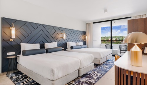 Room (2 King Beds)