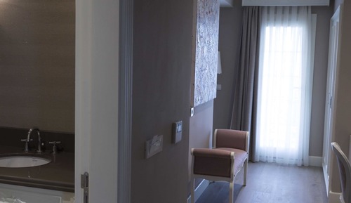 Deluxe Room, 1 Queen Bed, Terrace