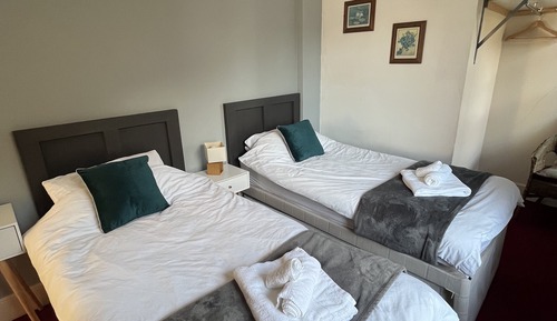 Twin Room, 2 Twin Beds, Ensuite