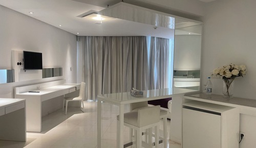 Family Room, 2 Bedrooms