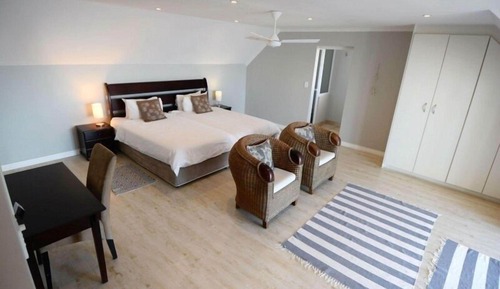 Comfort Studio, 1 Bedroom (Driftwood)