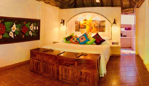 Comfort Room, 1 King Bed, Patio, Pool View