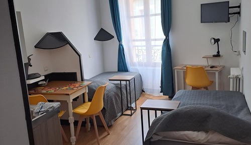 Studio, 2 Twin Beds