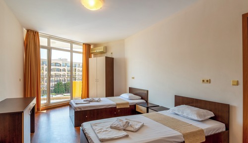 Family Room, 2 Bedrooms