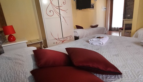 Family Studio, Terrace (Rubino)