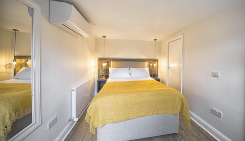 Standard Double Room (4)
