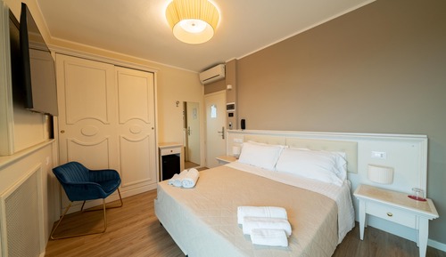 Queen Room with Sea View