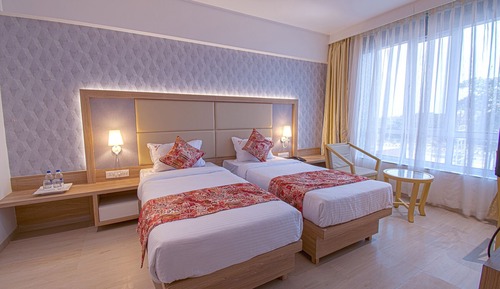 Twin Bed Room