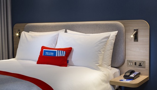 Standard Room, 1 Queen Bed (Low Floor Mini Fridge)