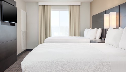 Suite, Multiple Beds, Non Smoking (Mobility Accessible, Tub)