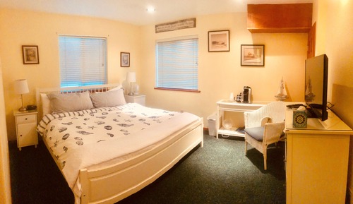 Seaside Lodge Room #23 (Room with 1 King Bed, downstairs)  