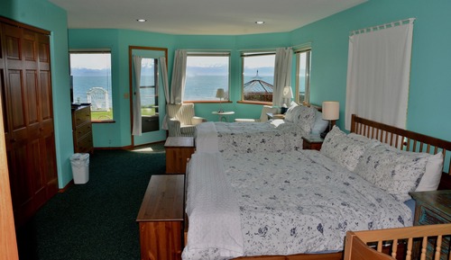 Seaside Lodge Room #24 (Room with 1 Double and 1 King Bed, downstairs)
