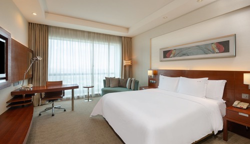Standard Room, 1 King Bed (High Floor, Walk-In Shower)