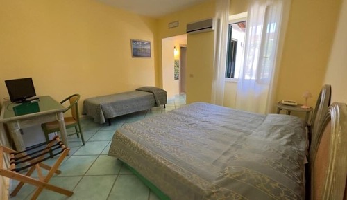 Economy Triple Room