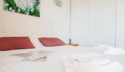 Room, 1 Queen Bed, Non Smoking (Upgrade)