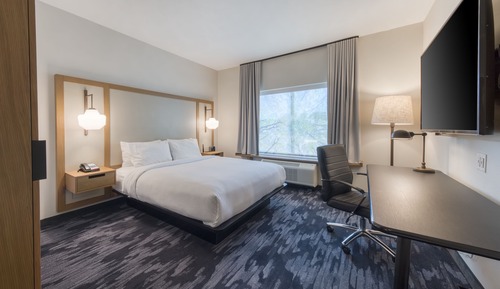 Room, 1 King Bed, Non Smoking (Hearing Accessible)