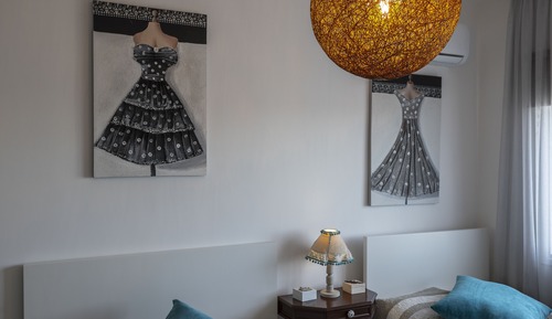 Retro Deluxe Two-Bedroom Apartment (C416B)