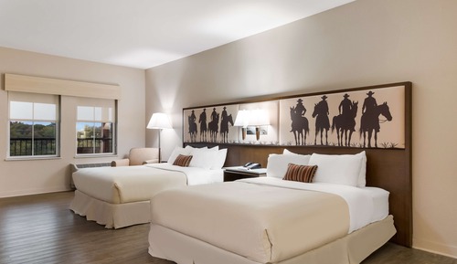 Suite, 2 Queen Beds, Accessible, Balcony