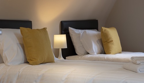 Twin Room (Campion)