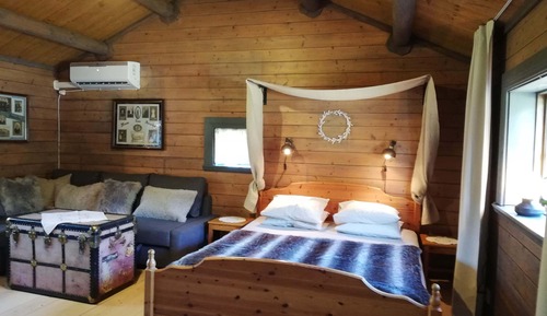 Cabin (Guldgrävarstugan)