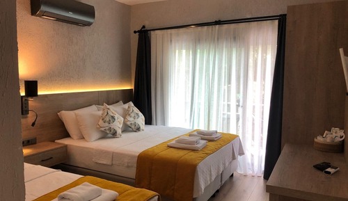 Standard Triple Room, Multiple Beds, Garden View
