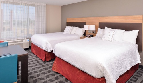 Studio, 2 Queen Beds (Mobility Accessible, Roll-In Shower)