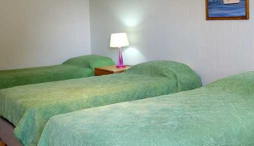 Basic Triple Room, 3 Twin Beds, Courtyard View