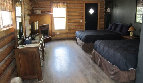 Standard Cabin, 2 Queen Beds