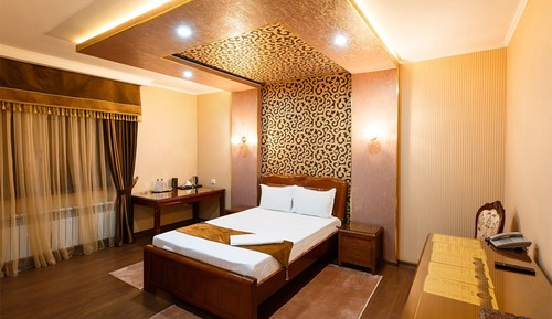 Luxury Room, Fireplace